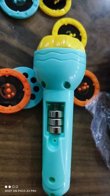 Dečija odeća: Projektor lampa za decu Nadam se da vam je po slikama sve jasno Cena — 4