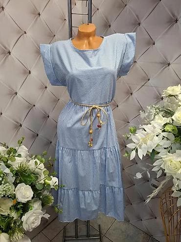 patike sa srcima: Letnja haljina sa prugicama i pojasom - Model: midi haljina ravnog — 2