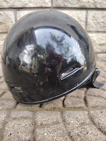 lovacka oprema kikinda: Kaciga, Nema kais.Crna zaštitna kaciga za bicikl/rolere/skate - Tvrda — 1