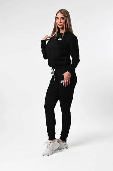 pacoti patike: Ženski Nike komplet trenerke – gornji deo i donji deo u crnoj boji - — 7