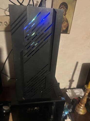 5 u 1 multifunkcionalni aparat za kosu: Gejming desktop računar – specifikacije i detalji - Procesor: Intel — 2