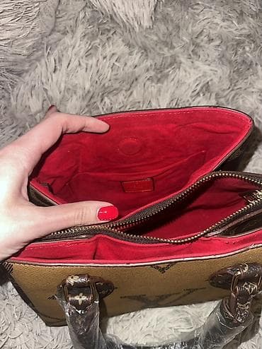 Lične stvari: Torba sa monogram printom – model sa tri odvojena dela - Dizajn — 4