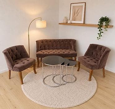 Set tapaciranog klub nameštaja – sofa i dve fotelje sa klub stočićima