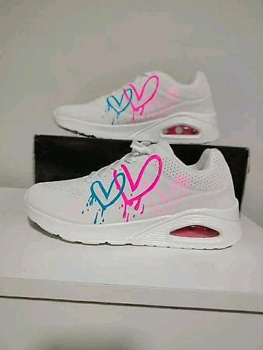 Dostupni 38 br. Cena 3300 dinara
💋