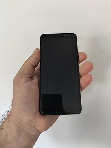 Samsung A8 2018 crni sa 4/32gb memorije, dual sim otključan za sve