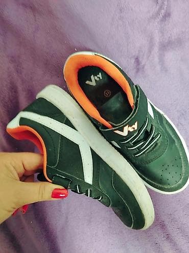 grubin sa krznom: Dečje patike Vty - Veličina: 33 - Kupljene u Nemačkoj - Cena: 800 din — 2