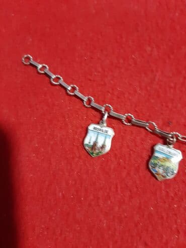 Venčanice i aksesoari: Narukvica stara srebrna 835 finoce sa srebrnim privescima na gradove — 5