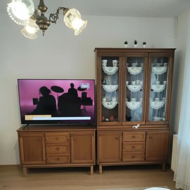 Ugaone garniture: Drveni dnevni regál/vitrina set - Klasičan drveni set za dnevnu sobu — 1