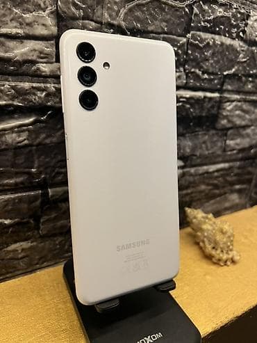 Samsung Galaxy A04s – bele boje - Ekran: 6.5" PLS LCD, HD+ rezolucija