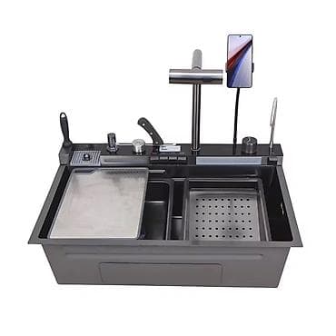 Višenamenski kuhinjski sudoper sa integrisanim dodacima –