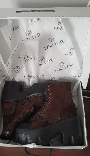 mona svecane haljine: Gležnjače, Seastar, 38 — 2