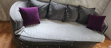 polovne garniture za dnevni boravak: Elegantna siva garnitura – trosed sa klub stolom - Trosed u — 1