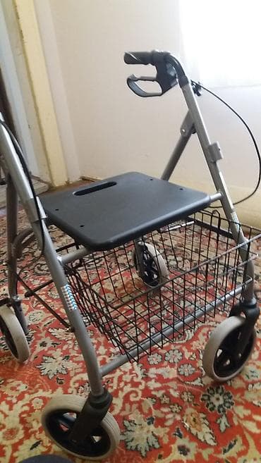 flucon kapi za oci: Nemacka aluminijumska hodalica-setalica, rolator sa 4 tocka, u veoma — 7