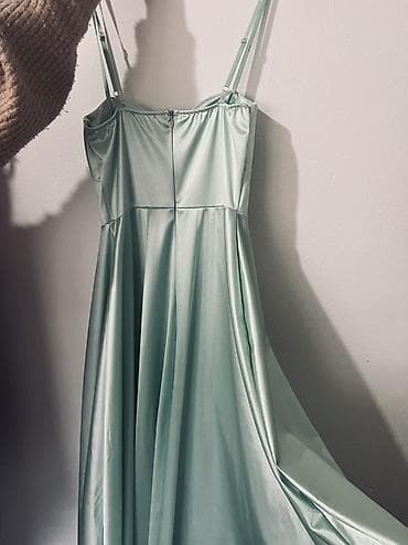 svecane suknje i bluze: Duga svečana haljina – 2 modela 1) Bordo haljina: - Gornji deo — 6