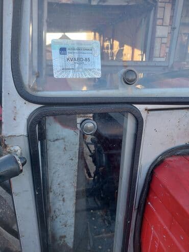 svetleca traka za auto: Traktor UNIVERZAL 445 standard bez ikakvih ulaganja. Gume nove — 9