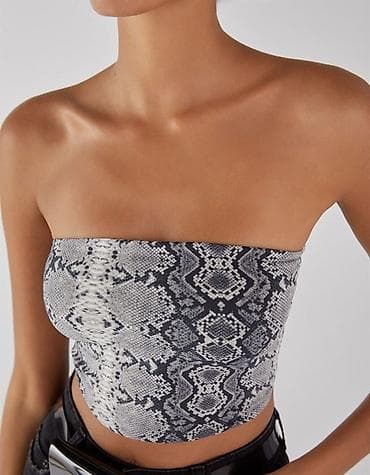 Crop top majica,sa elastinom. Dostupan zmijski print braon nijanse