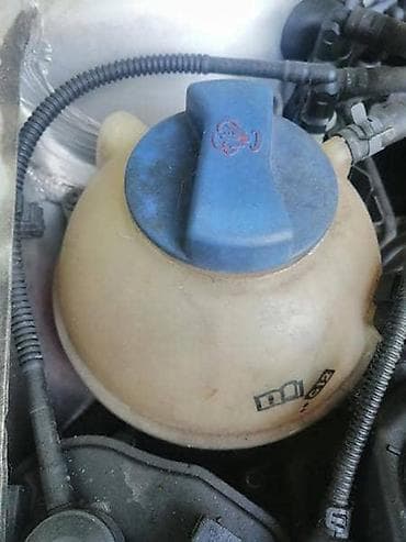 prekidac za auto: POSUDA VODE ZA VOLKSWAGEN GOLF 4 | Posuda za vodu Golf 4 — 1