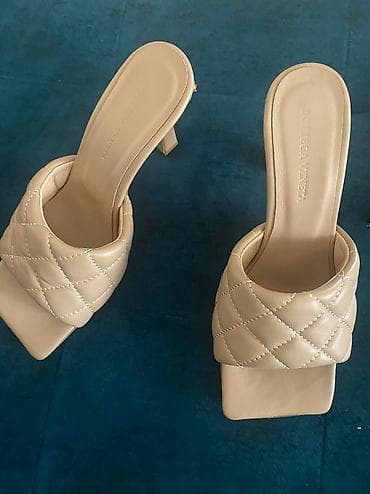 tommy hilfiger sandale 2023: Botega Veneta papuce, 38 broj .Kožne, prelepe — 3