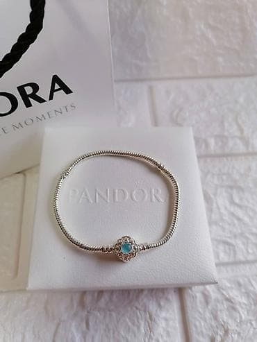zenska narukvica: Pandora narukvica Vel:20cm Cena:1600din (Samo narukvica bez — 4