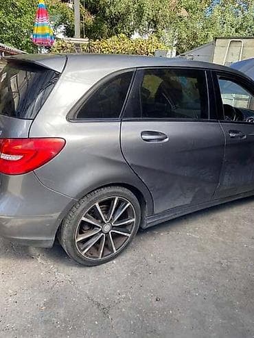 bure za benzin: VRATA ZA MERCEDES BENZ B KLASA, B 150, B 160 . OD 2012. DO 2018 — 2
