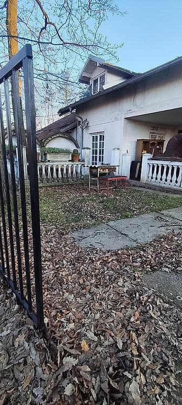 goglasi prodaja kuća kula: Kuća sa dvorištem i tremom - Samostalna kuća sa prizemljem i — 2