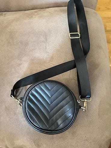 torbe sa krznom: Crna okrugla torbica preko ramena Dimenzije 18x16cm - Materijal — 1