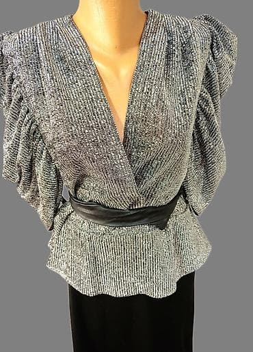 komplet suknja sako: Elegantna ženska haljina sa sjajnim metalik efektom - Boja: srebrna — 2