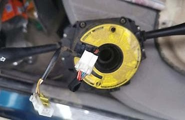 prekidač za akumulator: SPULNA VOLANA ZA NISSAN PRIMERA | nissan primera spulna volana p11 — 1