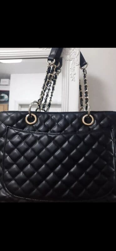 guess torba crna: Torba za rame, Chanel, Materijal: Veštačka koža — 2