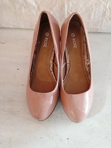 nakit novi sad: Elegantne lakovane puder-roze salonke FIORE (Matalan) Odlicno stanje — 3