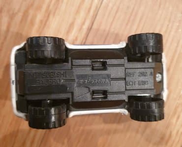 jagodica bobica igracka: ﻿MAJORETTE Mitsubishi Pajero automobilcic igracka sportski dzip. 1/58 — 4