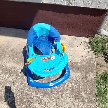 Hodalica za bebe u solidnom stanju vidi se na slikama