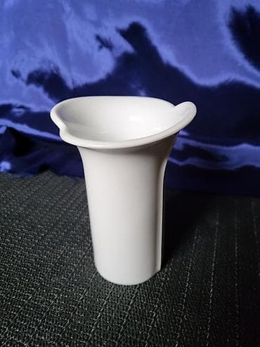 Kutije za odlaganje: Vaza nova 1950g+,rucni rad KPM porcelan Bavaria. Nova nemacka — 2