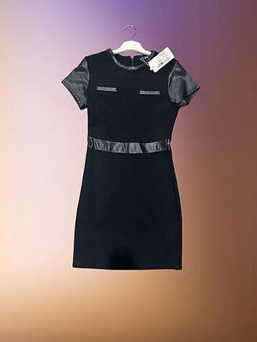 versace odelo: Crna mini haljina sa kratkim rukavima i detaljima od eko kože. S M L — 1