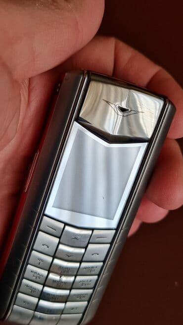 bezicni punjac za telefon: Telefon vertuborginal, veoma skup model, ide bez punjaca,nemam punjac — 3