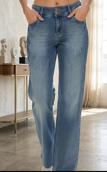 Ženske džins pantalone – širok kroj - Model: ravne nogavice sa blago