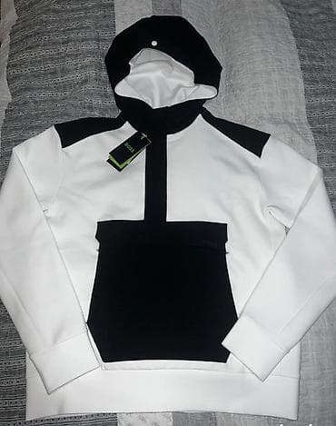 etirel marka: HUGO BOSS duks vel. M  Izuzetan model, prijatan na dodir sa podesivom — 1