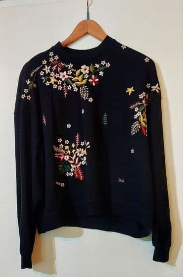 3 decembar duks: PULL&BEAR, M (EU 38), Floral, color - Black — 2