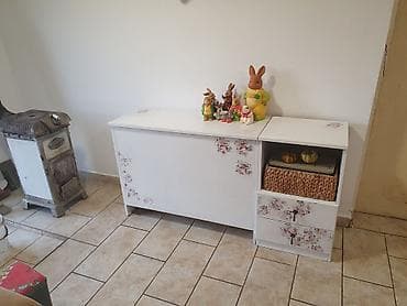 Sectional sofas: Dekorativna drvena škrinja/komoda sa poklopcem u shabby chic stilu. - — 8