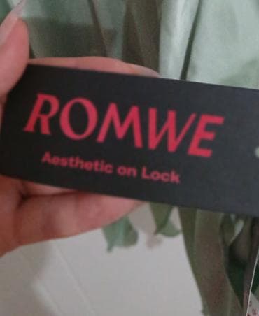 rozee: ROMWE haljina na bretele u nežno zelenoj boji. - Model: mini/kratka — 2