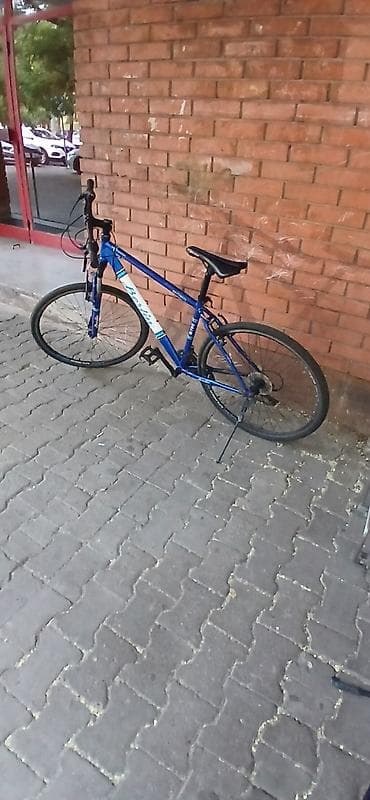 bicikli 20 inca: Gradski/treking bicikl Berlin – plavo-beli - Lagani aluminijumski ram — 3