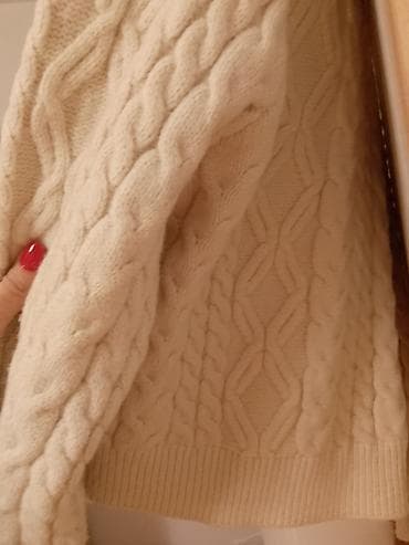 prada majice: Kratki ženski kardigan u krem/bež boji sa pletenim “kabel” uzorkom — 3