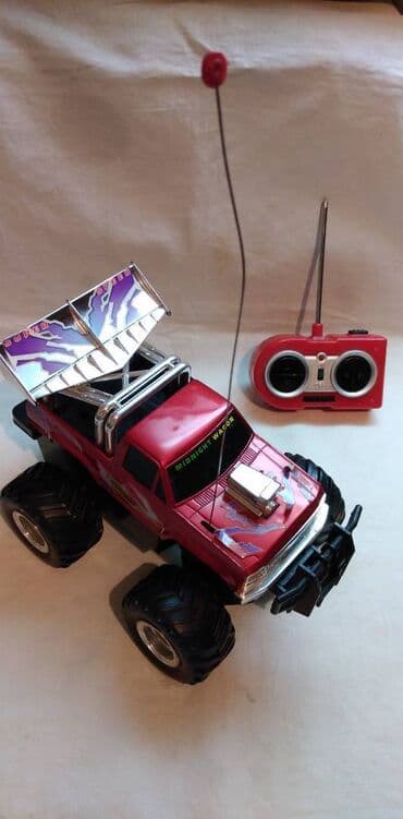 igračke za devojčice od 5 godina: Na daljinski dzip Midnight Vagon oko 1:24 (20 cm.),China,u auto 4x 1,5 — 1