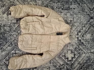 Sweatpants: Puf jakna u bež/šampanj nijansi - Kratki model sa visokim, „stand-up” — 5