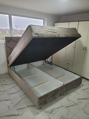 Donji delovi trenerke: Tapacirani bračni krevet sa podizanjem i boksom za odlaganje - — 2