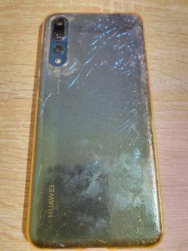 huawei polovan: Huawei P20 Pro Polomljen poklopac i ostećen sa prednje strane. Kad se — 5