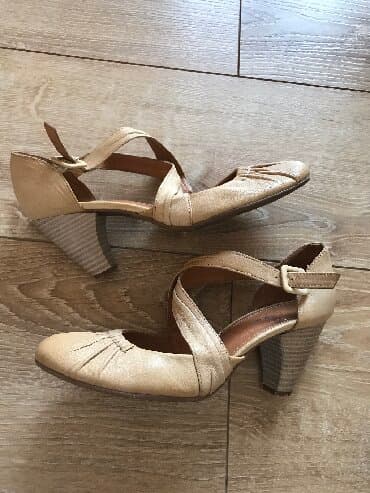 ara cipele zenske: Bata kozne spolja i iznutra zneske sandale broj 38 obucene su par — 1