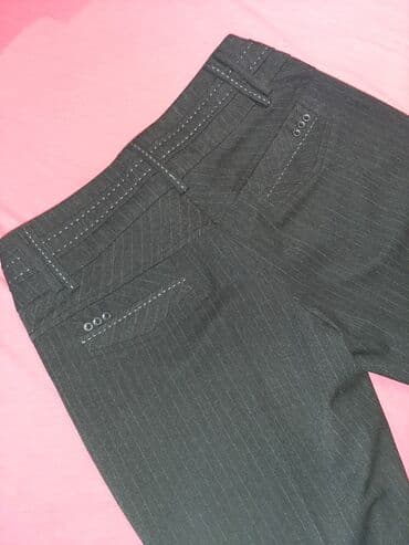 tunika i pantalone: Elegantne pantalone tamno sive boje sa sivim prugicama i lepim — 1