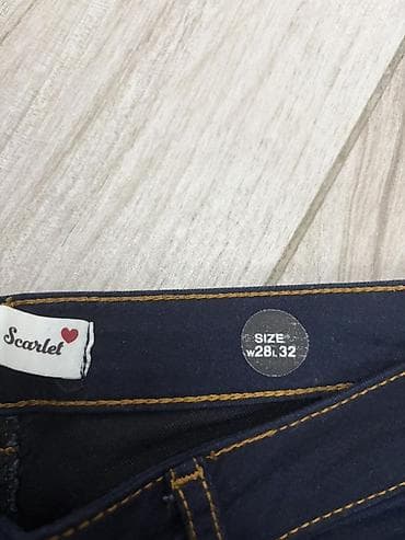 žute pantalone: Ženske farmerke Scarlet – tamnoplave, zvoncare - Model: zvoncare — 2