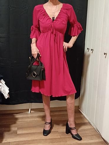 Lepota i nega: Ženska haljina u boji ciklame (fuksija), midi dužine. - Kroj: empire — 1